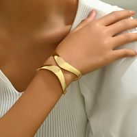 Simple Style Classic Style Solid Color Iron Women's Bangle main image 9