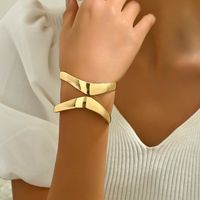 Style Simple Style Classique Couleur Unie Le Fer Femmes Bracelet main image 7