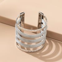 Lady Simple Style Round Alloy Hollow Out Women's Bangle main image 4
