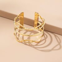 Lady Simple Style Round Alloy Hollow Out Women's Bangle main image 3