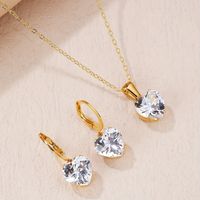 304 Stainless Steel Gold Plated Luxurious Simple Style Plating Inlay Heart Shape Zircon Necklace main image 1