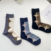 Femmes Style Simple Bloc De Couleur Coton Crew Socks Une Paire main image 1
