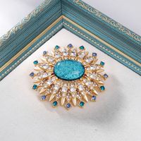 Classic Style Round Zinc Alloy Plating Inlay Artificial Gemstones Women's Brooches main image 2