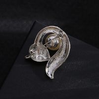 Lady Animal Alloy Women's Brooches main image 4