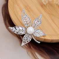 Lady Leaf Copper Alloy Inlay Zircon Women's Brooches main image 4