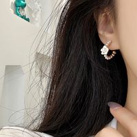 1 Paire Élégant Sucré Fleur Perlé Perle Artificielle Alliage Plaqué Or Des Boucles D'oreilles main image 4