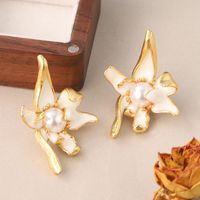 1 Pair Vintage Style Flower Enamel Plating Inlay Copper Pearl 18k Middle Ancient Gold Ear Studs main image 1