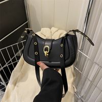 Women's Pu Leather Solid Color Vintage Style Semicircle Lock Clasp Shoulder Bag main image 4