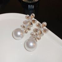 1 Pair Sweet Flower Inlay Alloy Artificial Pearls Rhinestones Drop Earrings main image 3