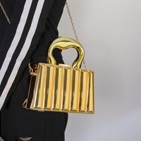 Women's Alloy Solid Color Basic Vintage Style Square Lock Clasp Shoulder Bag Handbag Chain Bag sku image 1