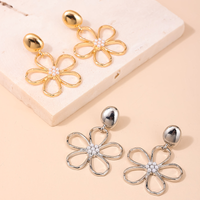 1 Pair Sweet Simple Style Flower Alloy Artificial Pearls Drop Earrings main image 7