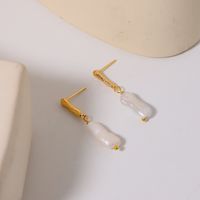 1 Pair Simple Style Geometric Freshwater Pearl Metal 18k Gold Plated Drop Earrings main image 2