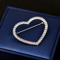 Estilo Simple Ronda Forma De Corazón Aleación Enchapado Embutido Diamantes De Imitación Mujeres Broches sku image 5
