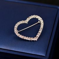 Simple Style Round Heart Shape Alloy Plating Inlay Rhinestones Women's Brooches sku image 2