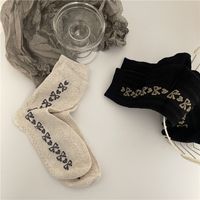 Women's Retro Pastoral Bow Knot Cotton Printing Crew Socks A Pair main image 3