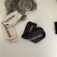 Women's Retro Pastoral Bow Knot Cotton Printing Crew Socks A Pair main image 2