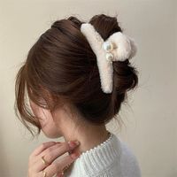 Women's Sweet Solid Color Plush Pearl Hair Claws main image 4