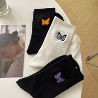 Femmes Décontractée Papillon Coton Crew Socks Une Paire main image 4