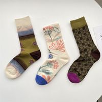 Women's Retro Flower Cotton Crew Socks A Pair main image 1