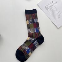 Unisexe Style Japonais Bloc De Couleur Coton Crew Socks Une Paire sku image 1