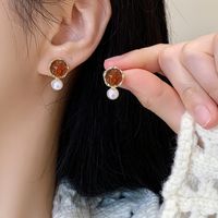 1 Pair Vintage Style Simple Style Round Pearl Plating Inlay Alloy Resin Gold Plated Drop Earrings main image 1