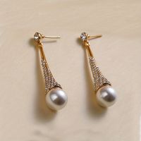 1 Pair Elegant Geometric Inlay Copper Pearl Zircon Gold Plated Drop Earrings main image 1