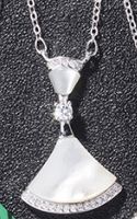 Elegant Simple Style Dresses Sterling Silver Plating Inlay Rhinestones Agate Shell Pendant Necklace sku image 1