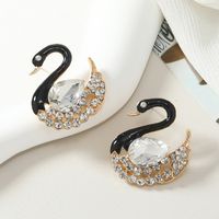 1 Paire Style Simple Brillant Cygne Placage Incruster Alliage Strass Plaqué Or Boucles D'oreilles main image 6