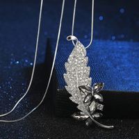 Simple Style Classic Style Leaves Alloy Copper Inlay Rhinestones Women's Long Necklace main image 4