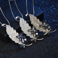 Simple Style Classic Style Leaves Alloy Copper Inlay Rhinestones Women's Long Necklace main image 1