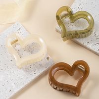Women's Ig Style Simple Style Heart Shape Plastic Hair Claws main image 1