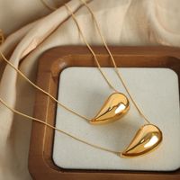 Lässig Einfacher Stil Pendeln Wassertropfen Titan Stahl Überzug 18 Karat Vergoldet Halskette main image 1
