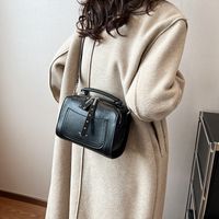 Women's Pu Leather Solid Color Basic Vintage Style Sewing Thread Square Zipper Shoulder Bag sku image 1