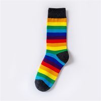 Unisexe Mignon Arc-en-ciel Coton Crew Socks Une Paire main image 2