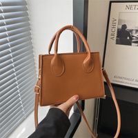 Women's Pu Leather Solid Color Basic Vintage Style Square Zipper Shoulder Bag Handbag Crossbody Bag main image 4