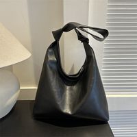 Women's Pu Leather Solid Color Vintage Style Square Magnetic Buckle Shoulder Bag main image 2