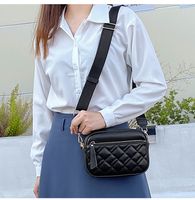 Women's Medium Pu Leather Solid Color Lingge Basic Classic Style Square Zipper Shoulder Bag Crossbody Bag Square Bag main image 2
