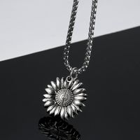Casual Chrysanthemum Stainless Steel Alloy Silver Plated Unisex Pendant Necklace main image 5