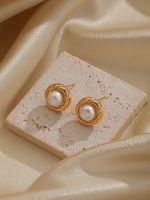 1 Pair Casual Elegant Geometric Inlay Artificial Pearl Copper Pearl 18k Gold Plated Ear Studs main image 5