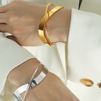 Modern Style Commute Irregular Solid Color Titanium Steel Plating 18k Gold Plated Bangle main image 3