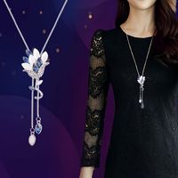 Elegant Classical Floral Alloy Plating Inlay Crystal Rhinestones Silver Plated Women's Necklace main image 1