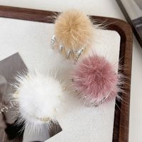 Women's Simple Style Solid Color Alloy Hairball Plating Hair Claws main image 9