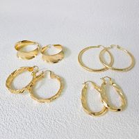 1 Pair Elegant Lady Round Plating Copper Gold Plated Earrings main image 1
