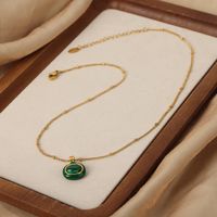 Casual Elegant Simple Style Color Block Malachite Shell Titanium Steel Plating Inlay Malachite Shell 18k Gold Plated Women's Pendant Necklace main image 6
