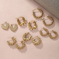 1 Paar Einfacher Stil Runden Überzug Inlay Edelstahl 304 Künstliche Perlen 18 Karat Vergoldet Ohrringe main image 1
