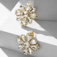 1 Par Elegante Estilo Simple Flor Embutido Aleación Diamantes De Imitación Artificiales Pendientes sku image 1