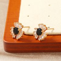1 Pair Classic Style Round Plating Inlay Alloy Rhinestones Gold Plated Ear Studs main image 4