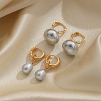 1 Pair Elegant Simple Style Color Block Inlay Resin Freshwater Pearl Copper Resin Pearl 18k Gold Plated Drop Earrings main image 5