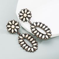 1 Pair Retro Oval Flower Plating Inlay Alloy Turquoise Drop Earrings main image 1