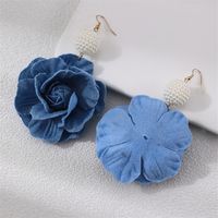 1 Pair Exaggerated Romantic Flower Pearl Three-dimensional Alloy Cloth Drop Earrings Earrings main image 6